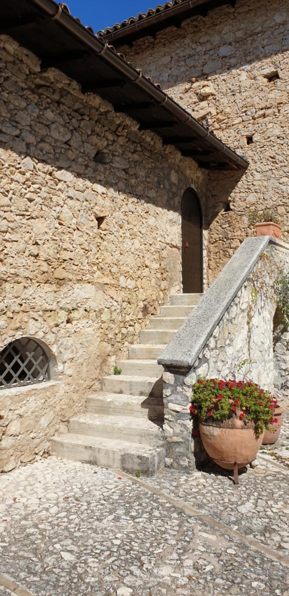 Rocca Lorenizo Pacentro Pokoj fotografie
